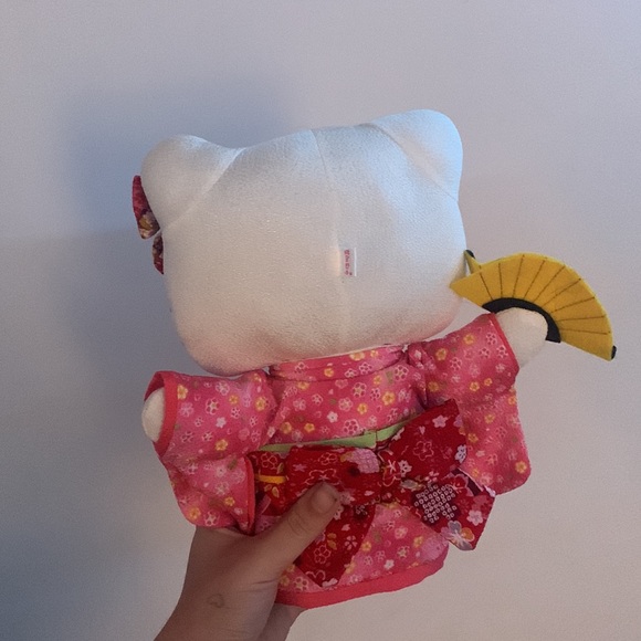 Sanrio Hello Kitty Plush - Picture 4 of 5